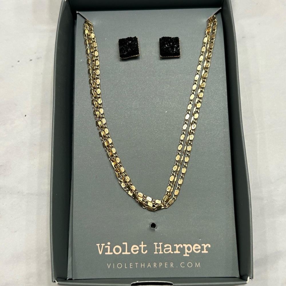 Gold tone necklace and faux druzy earring set
